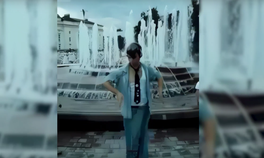 Илья Данчев танцует брейк Илья Данчев танцует брейк